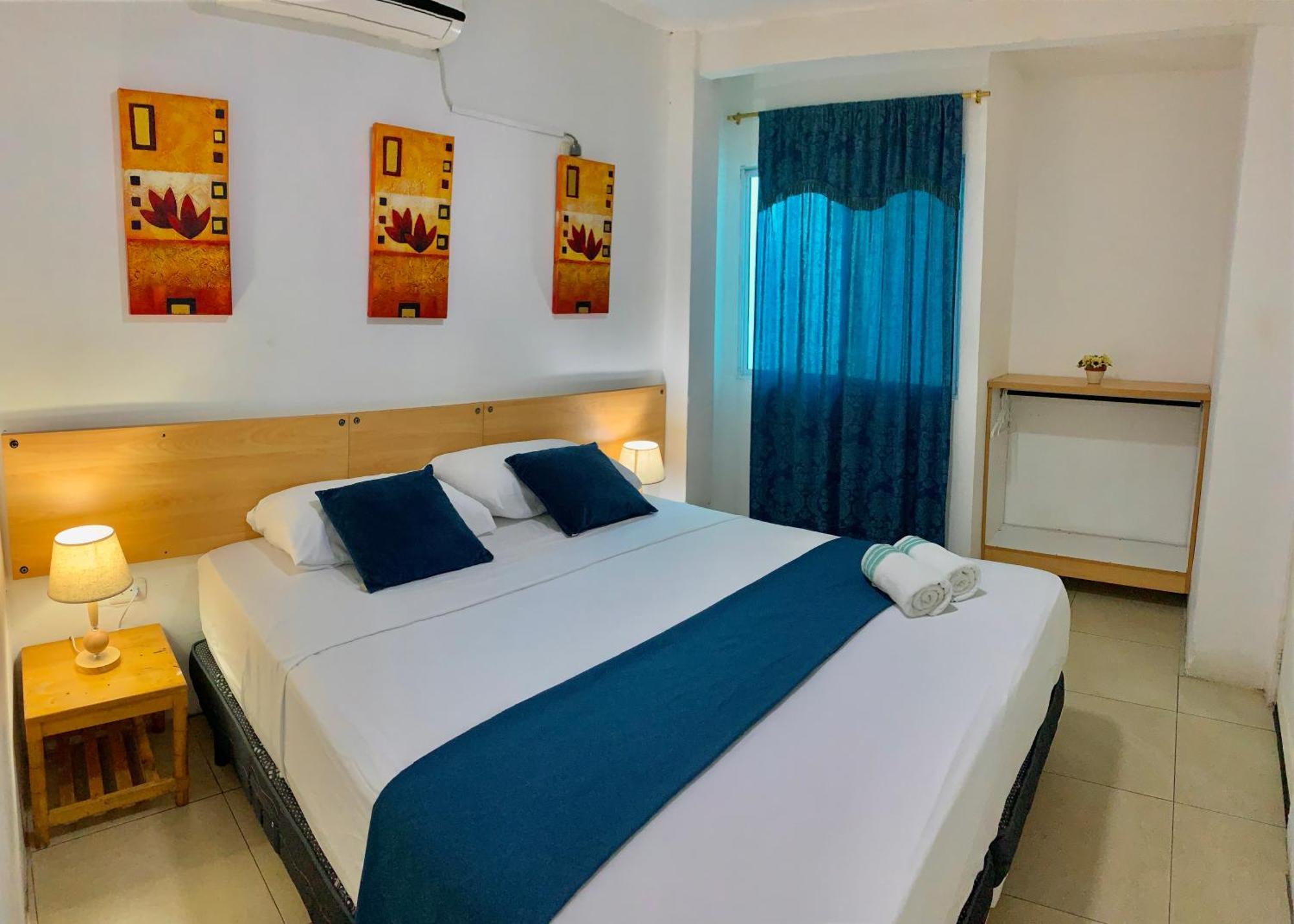 Hotel Casa Latina Манта Екстериор снимка