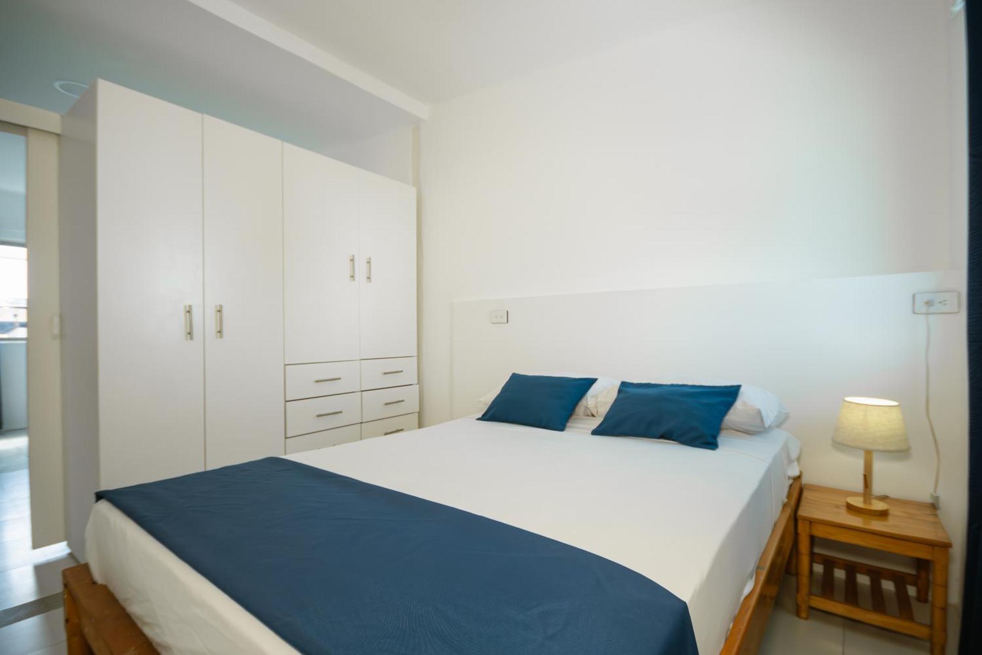 Hotel Casa Latina Манта Екстериор снимка