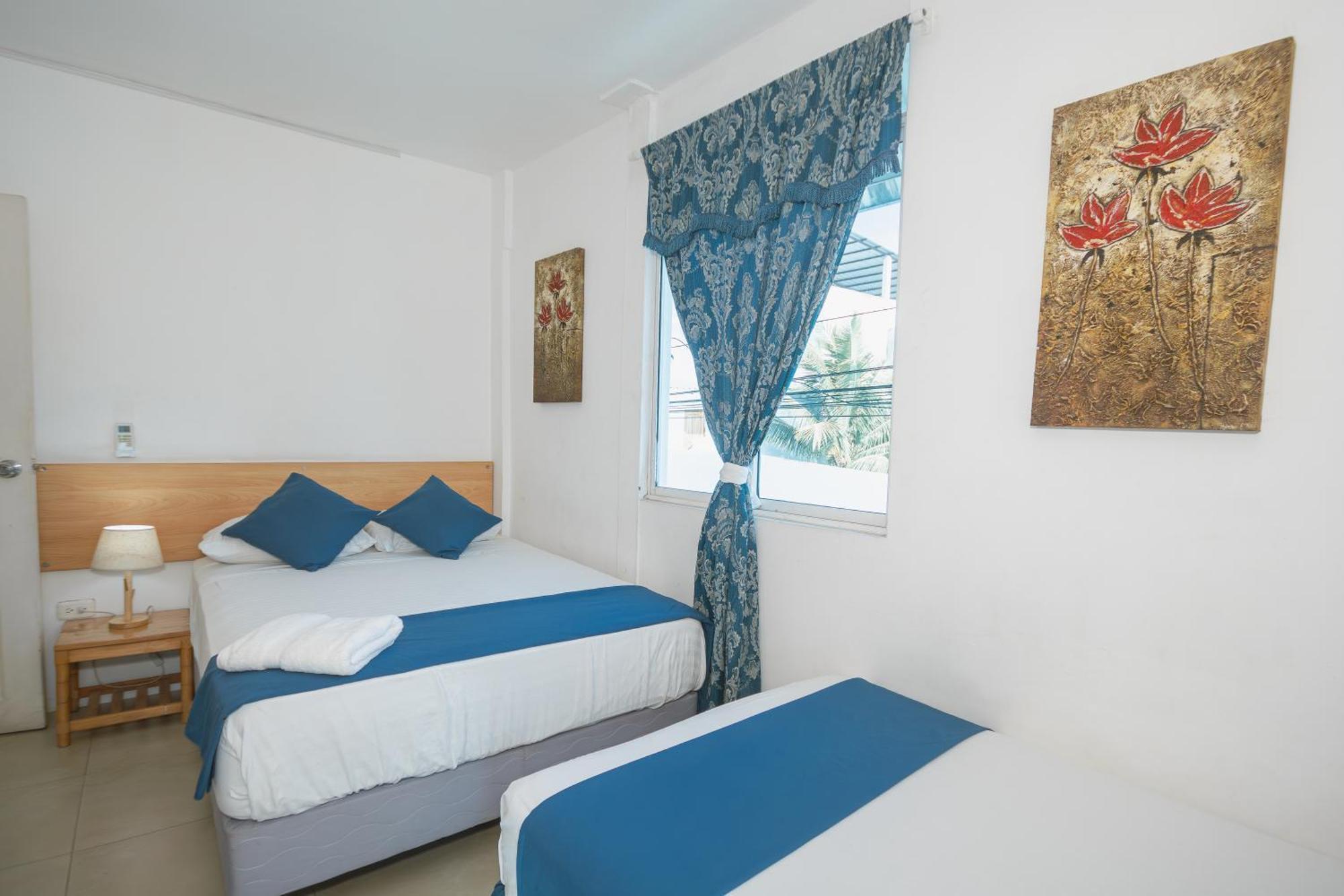 Hotel Casa Latina Манта Екстериор снимка