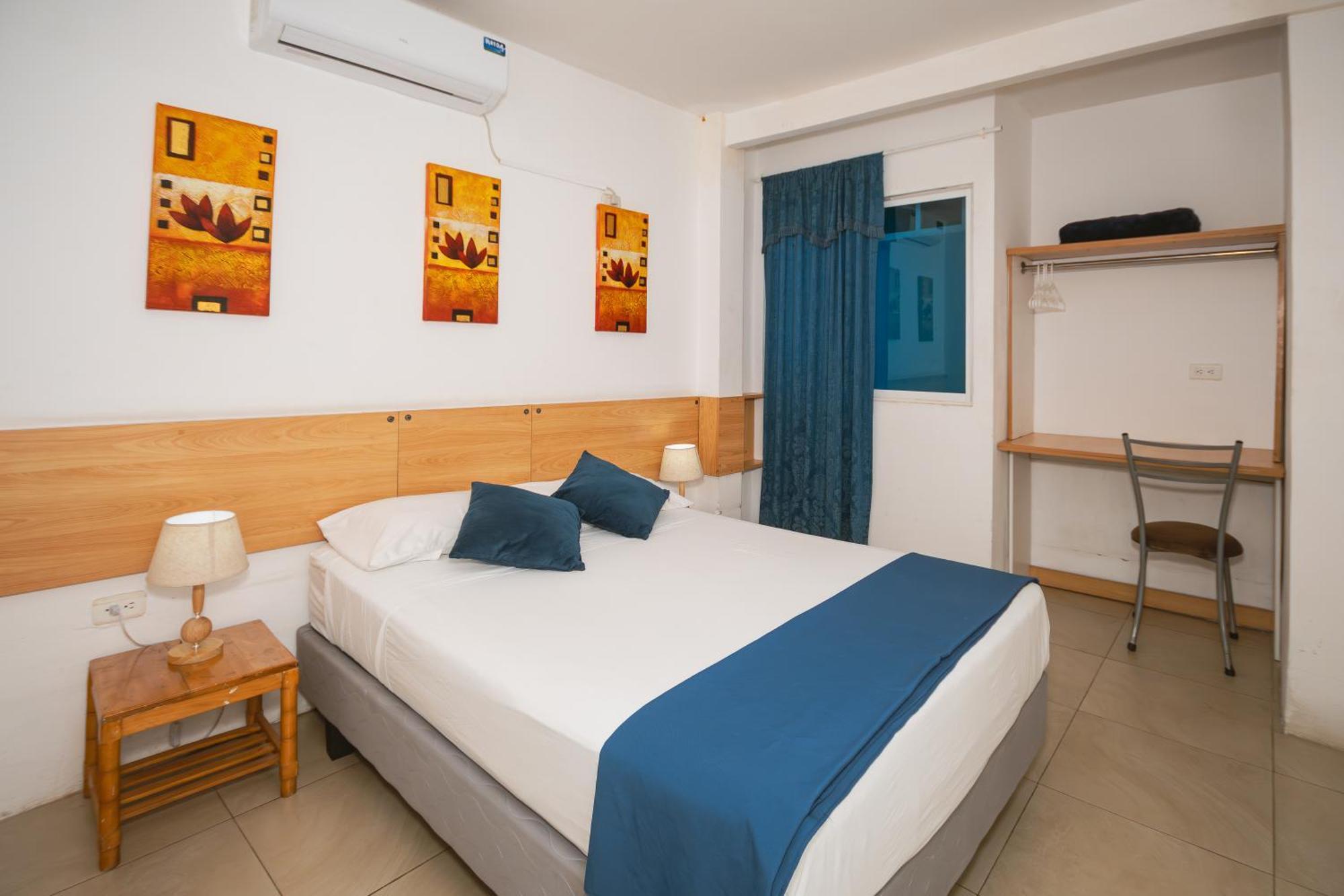 Hotel Casa Latina Манта Екстериор снимка
