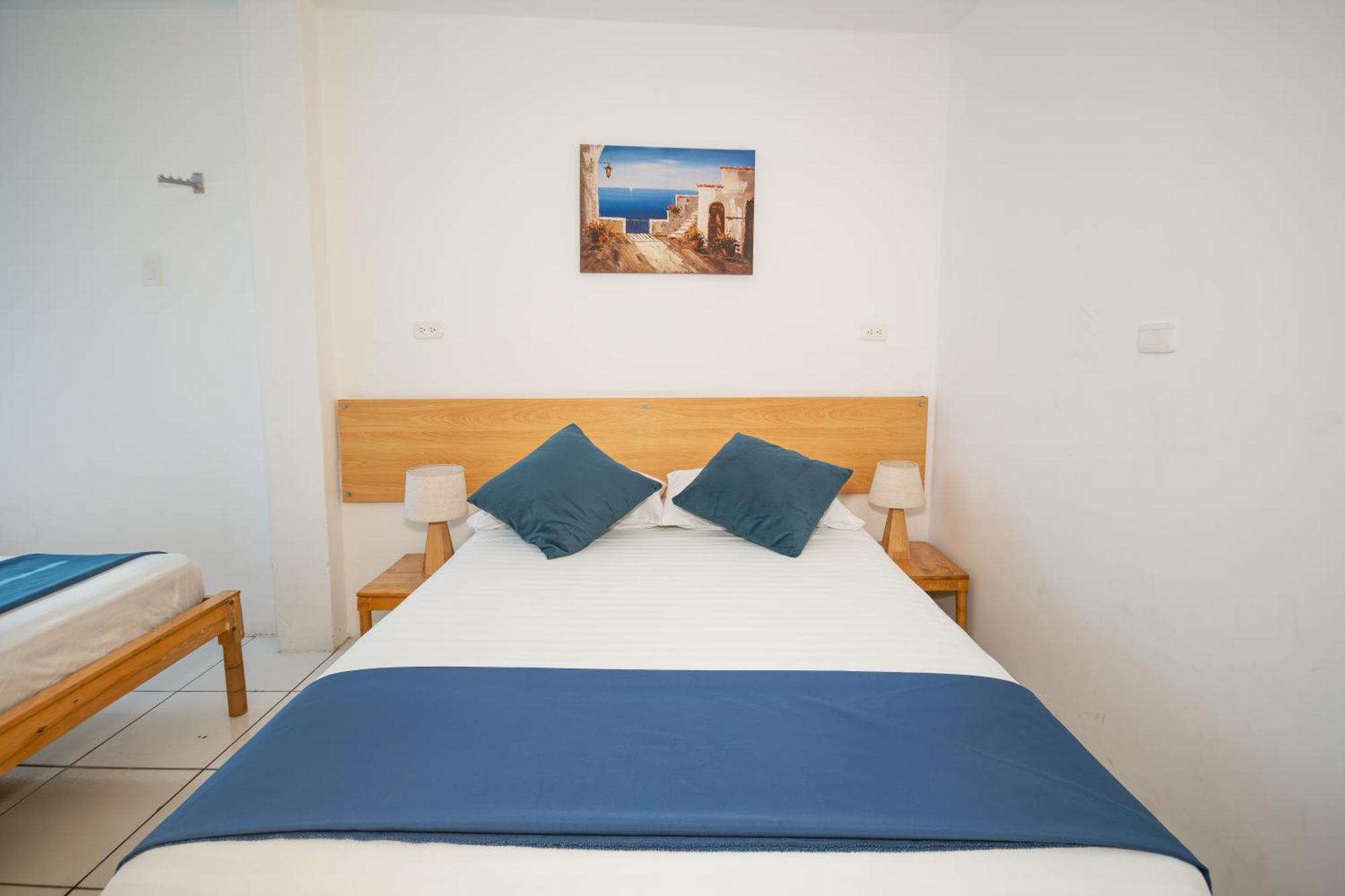 Hotel Casa Latina Манта Екстериор снимка