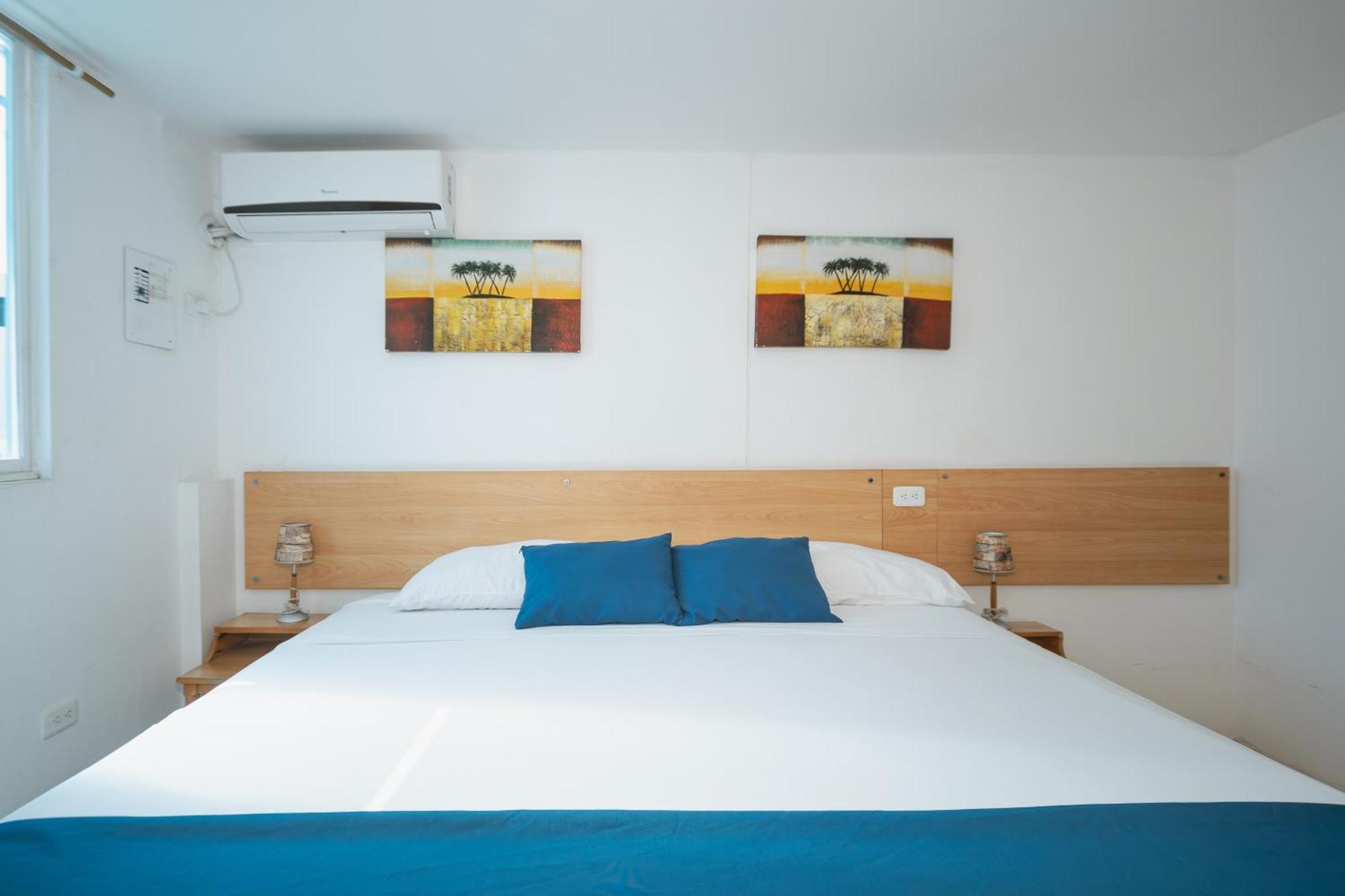 Hotel Casa Latina Манта Екстериор снимка