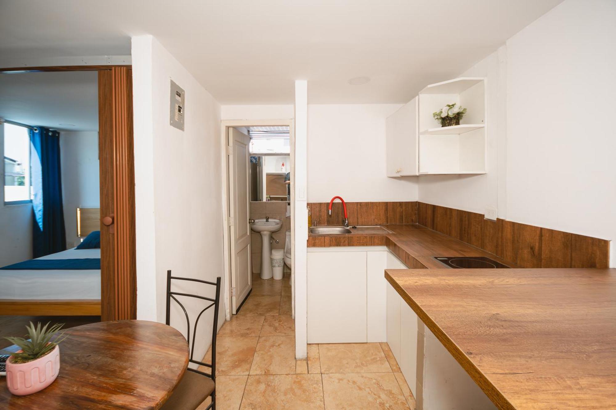 Hotel Casa Latina Манта Екстериор снимка