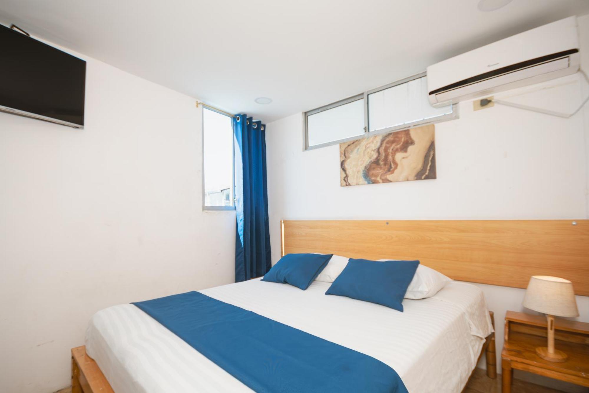 Hotel Casa Latina Манта Екстериор снимка
